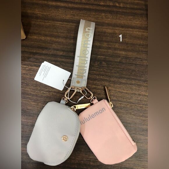 Lululemon Dual Pouch Wristlet Wordmark - Picture 6 of 13